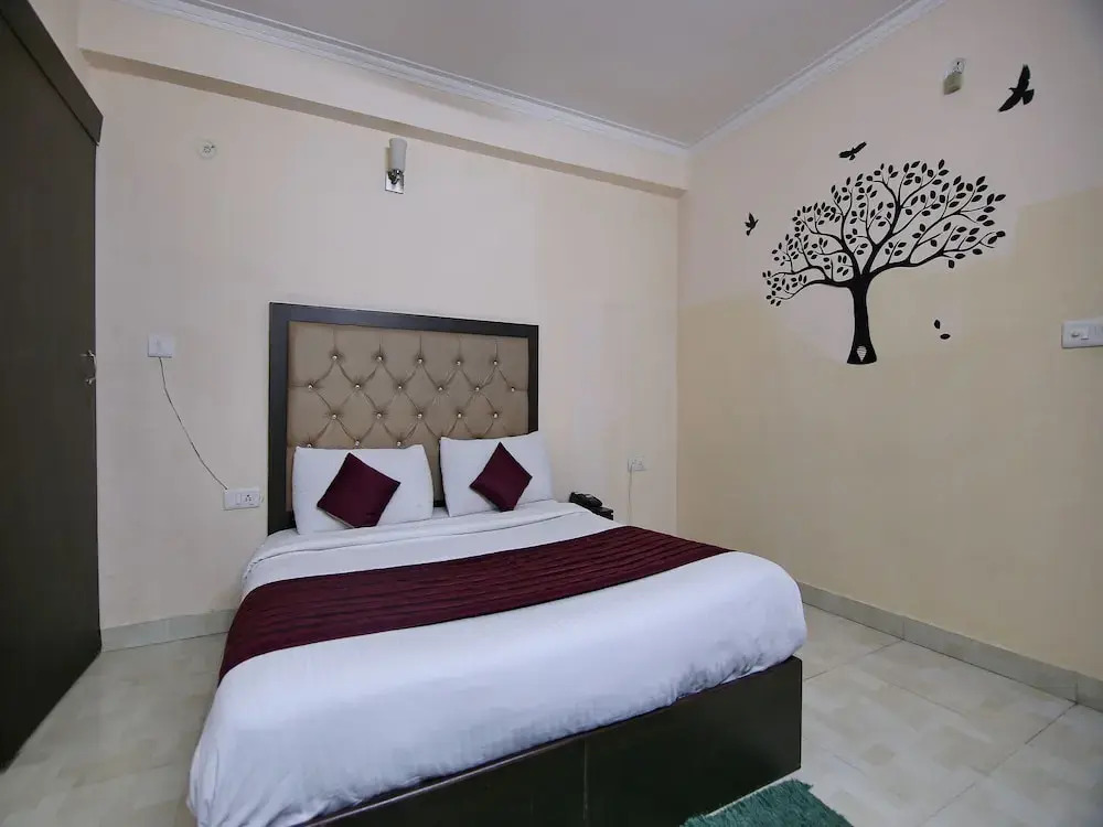 OYO 709 Hotel Cross Winds
