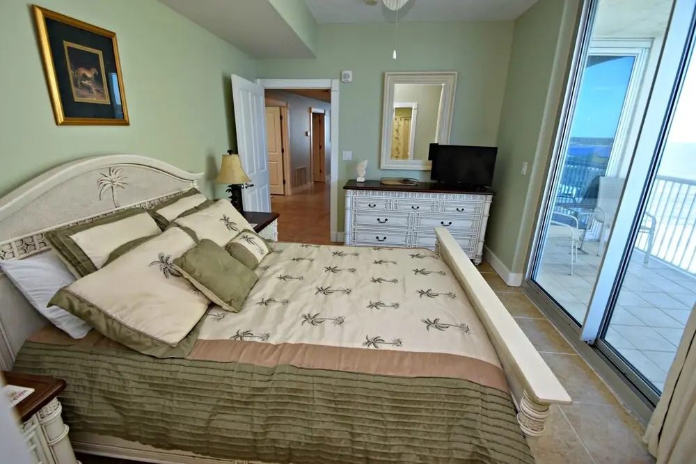 Island Tower 1203 3 Bedroom Condo by RedAwning