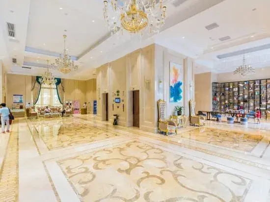 Vienna International Hotel (Zhongshan Old Town Huayi Plaza)