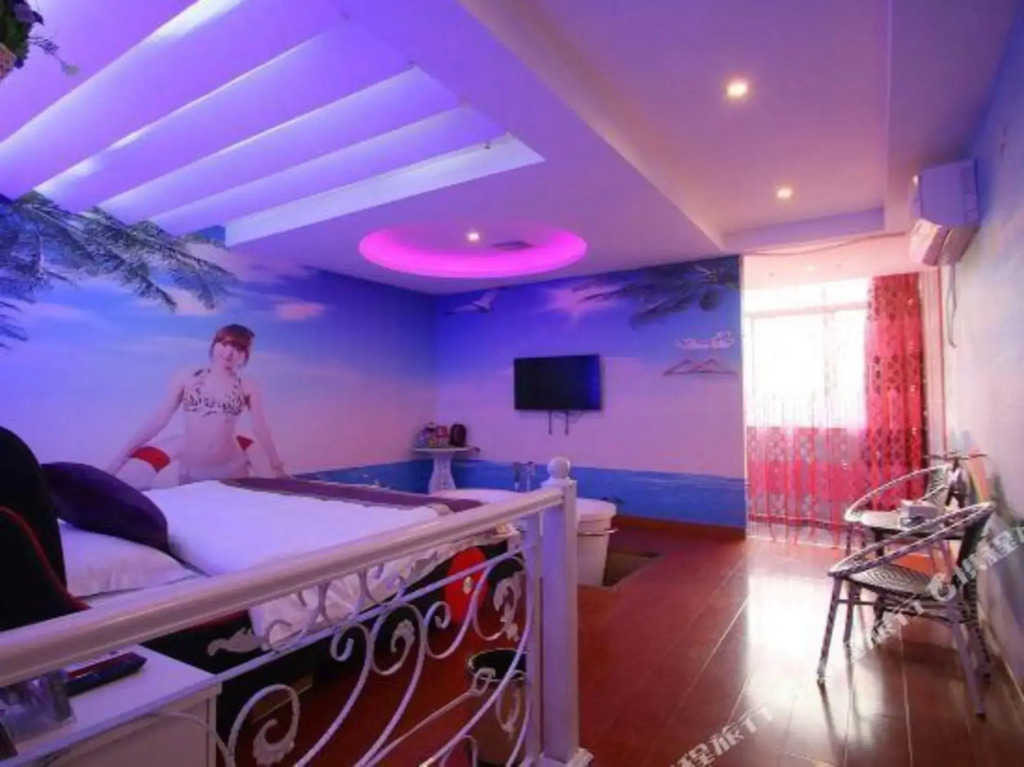 Light Stay·Noli Theme Hotel (Shanghai Fengxian Nanqiao Branch)