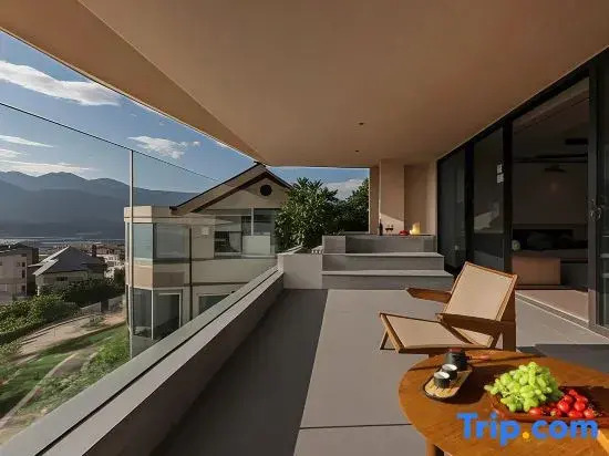 Yulan Dongshan, Tengchong | Mid-hill View | Authentic Hot Spring Luxury Villa Resort