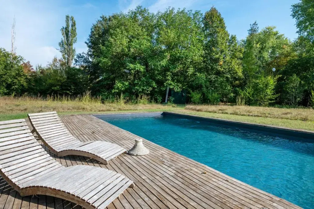 Splendido apt con piscina e parking a Colorno