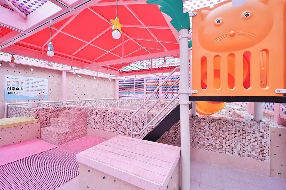 Jangyu Almond Kids Hotel