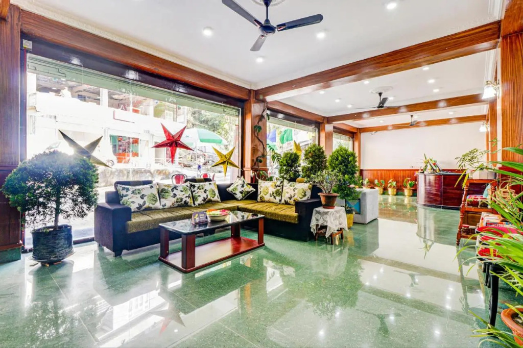 FabHotel Greenery View