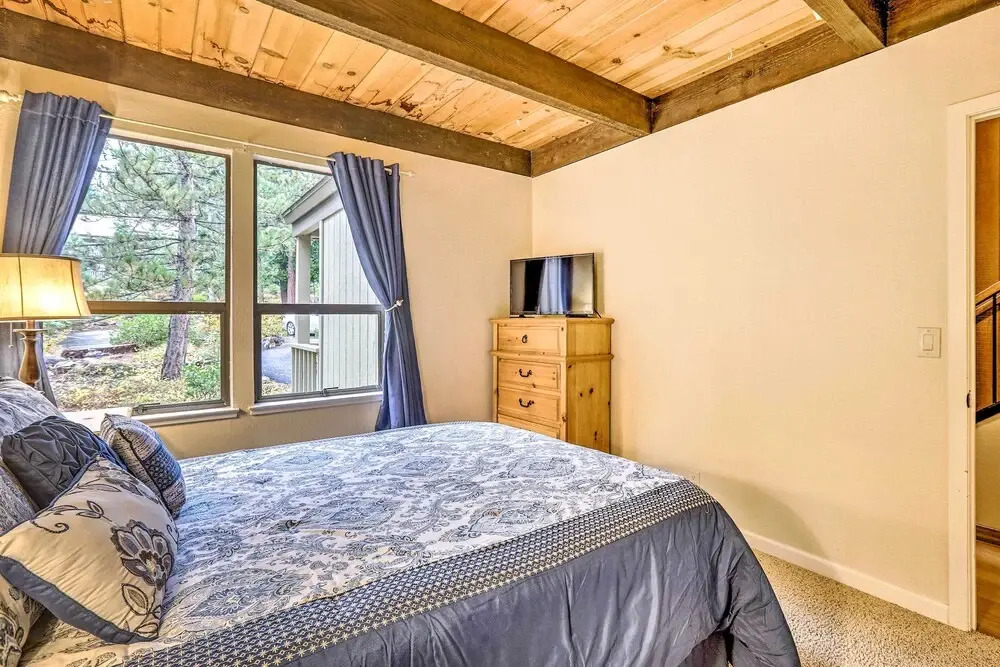 Kings Beach Condo w/ Pool Access: Near Lake Tahoe!