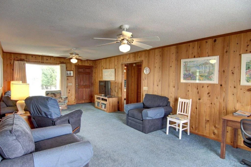 Do-little Dock 3 Bedroom Home by RedAwning