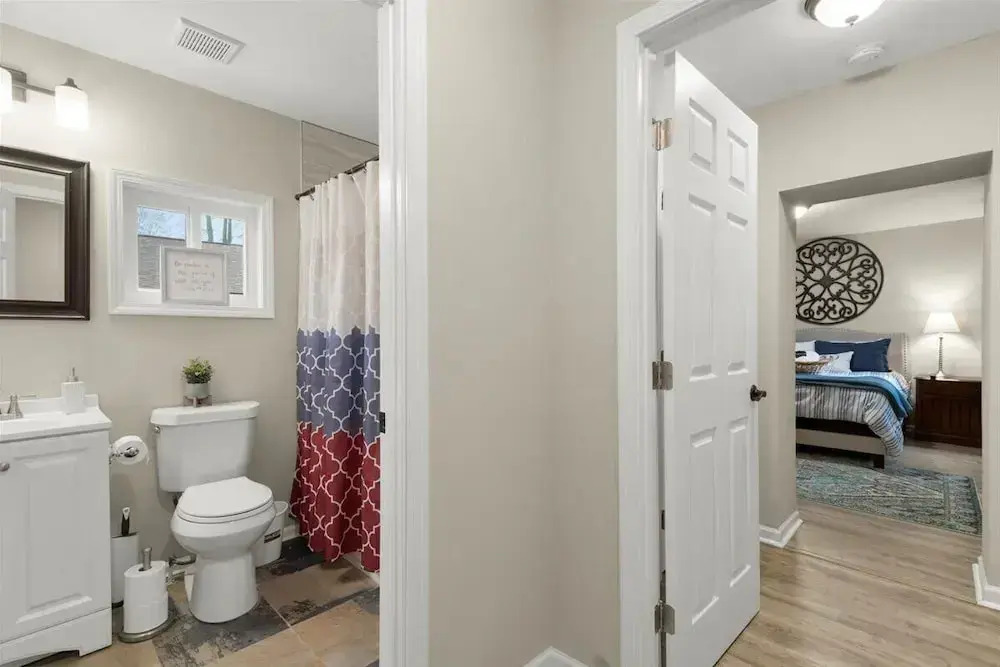 1087 Windsor