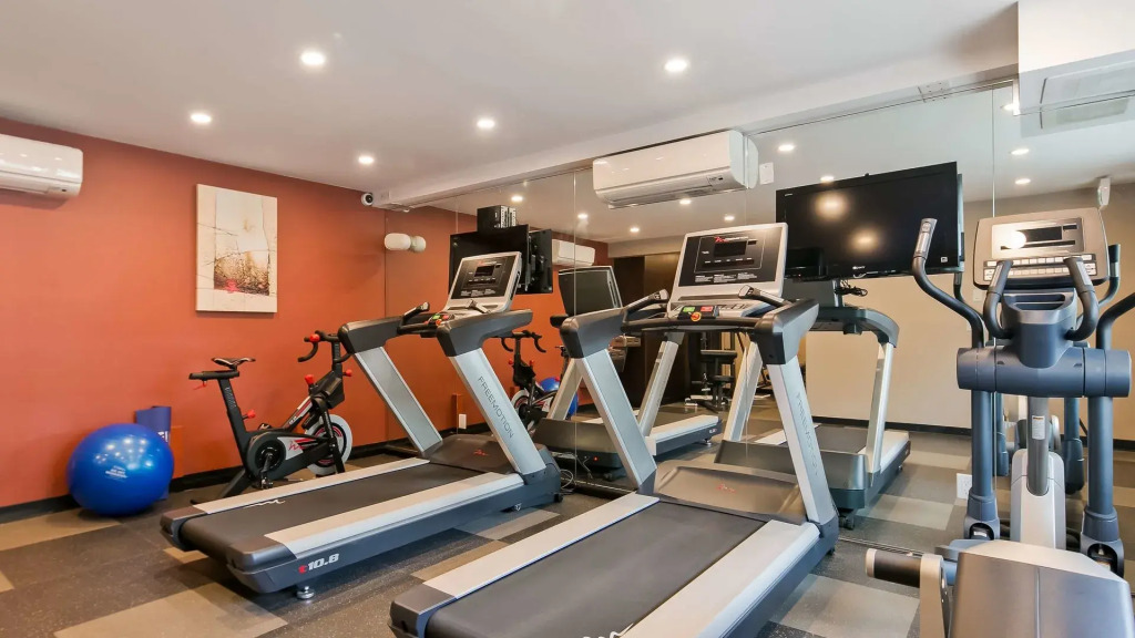 Best Western PLUS Burnaby Hotel