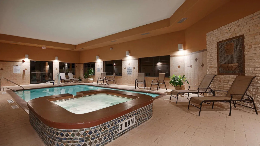 Best Western Plus Lytle Inn and Suites