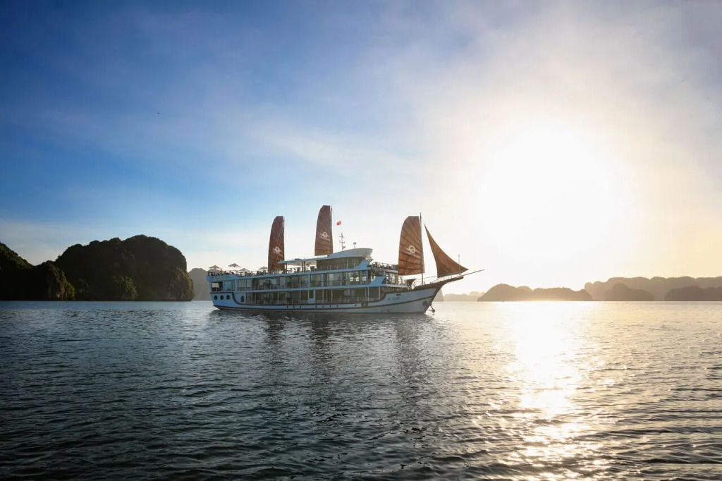 V'Spirit Cruise
