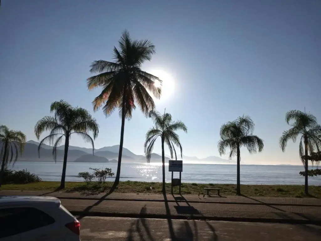 Apartamento completo p temporada Ubatuba