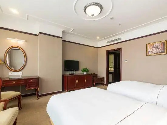 Jinan Longdu International Minghu Hotel