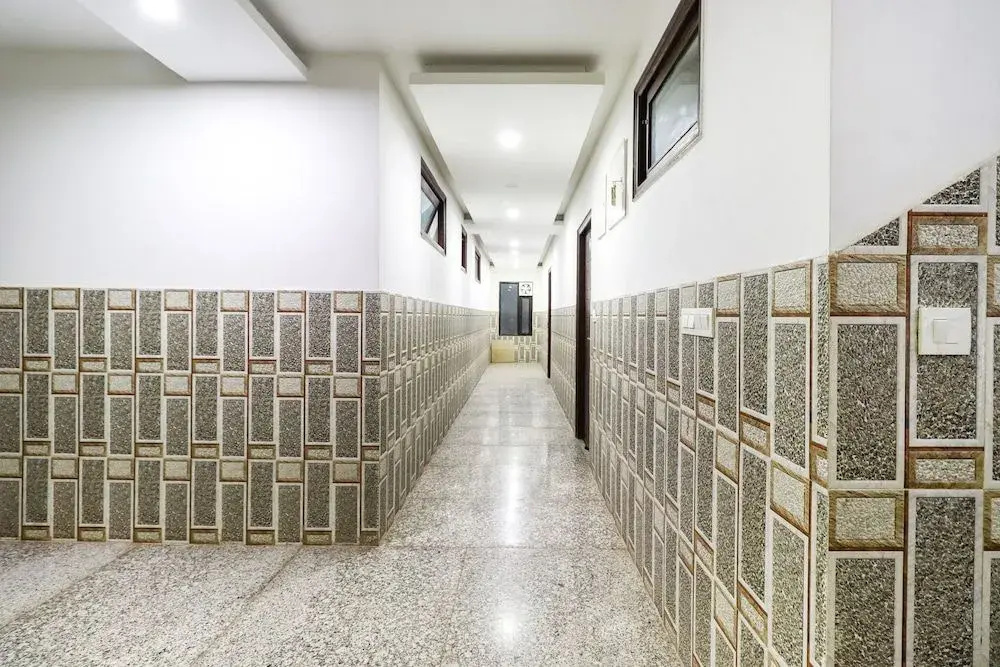 OYO 62748 Hotel Zeenat