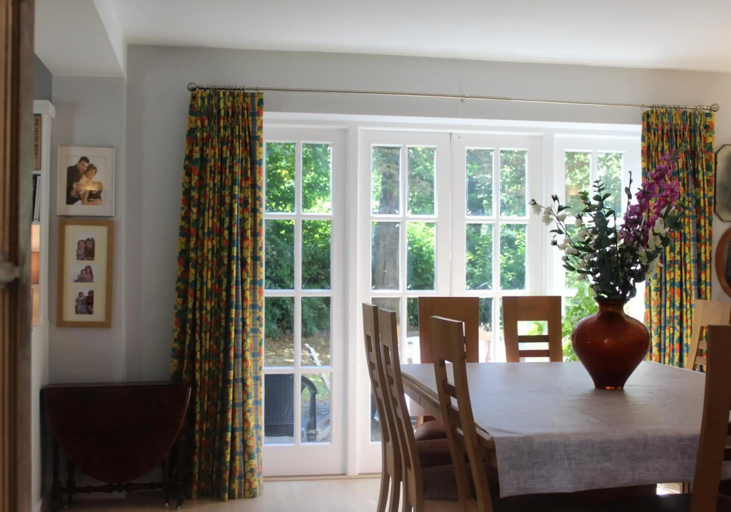 Lovely Family home with Beautiful Large gardens dog friendly