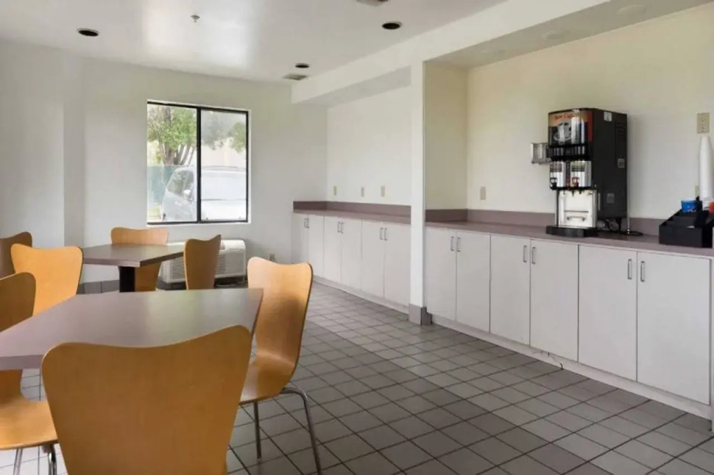 Motel 6-Dallas, TX - Northeast