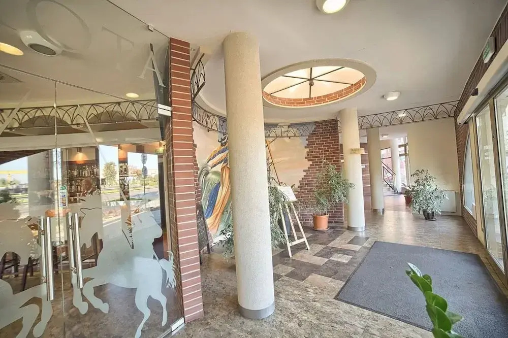 Grot Hotel