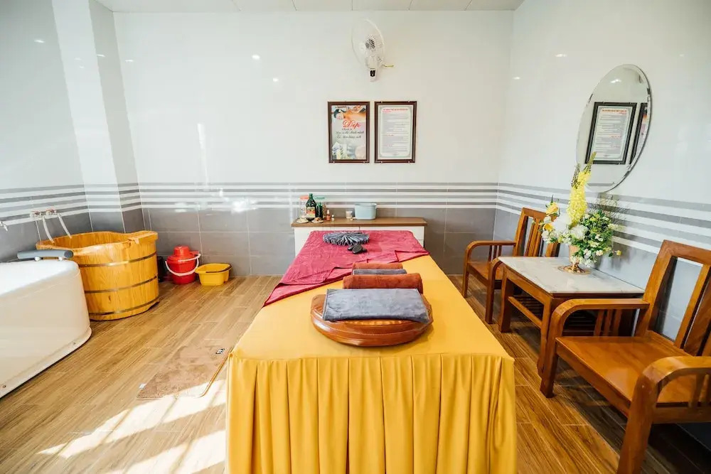Nam Hong Hotel