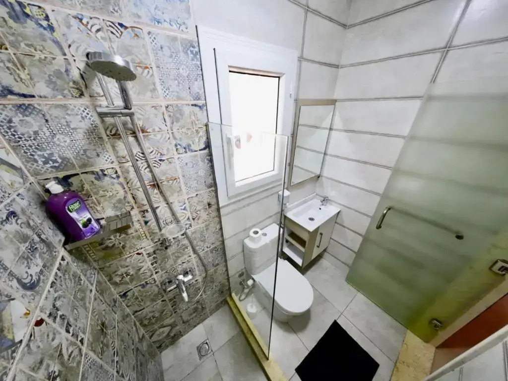 Downtown Sea View Suites
