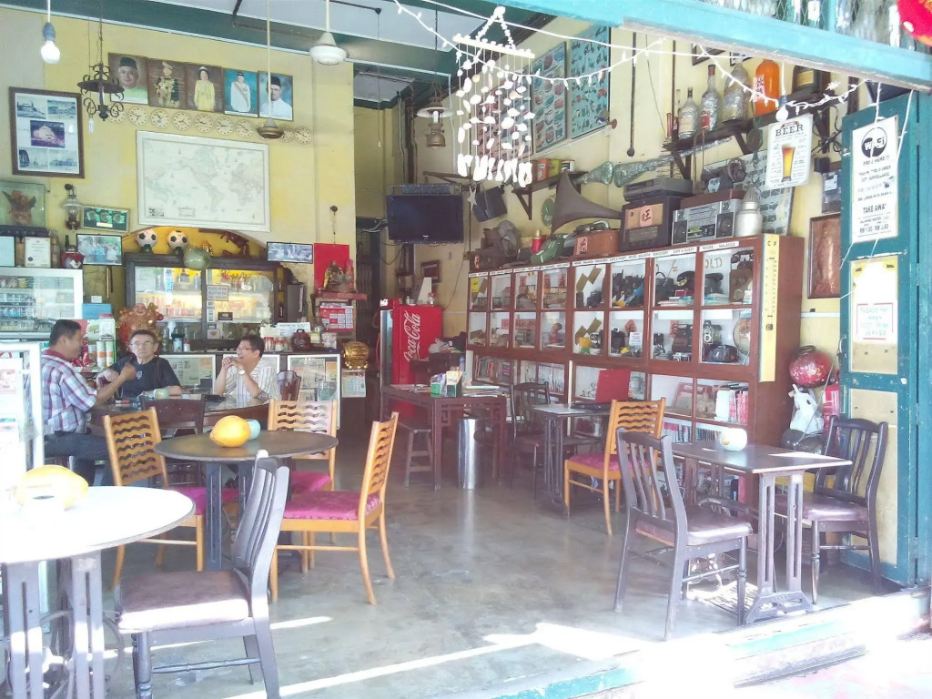 Discovery Cafe and Guesthouse