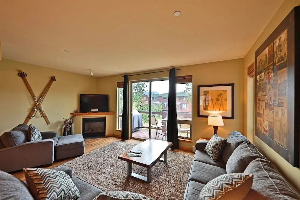 Winterstar Townhome 3 Bedrooms 3.5 Bathrooms Townhouse
