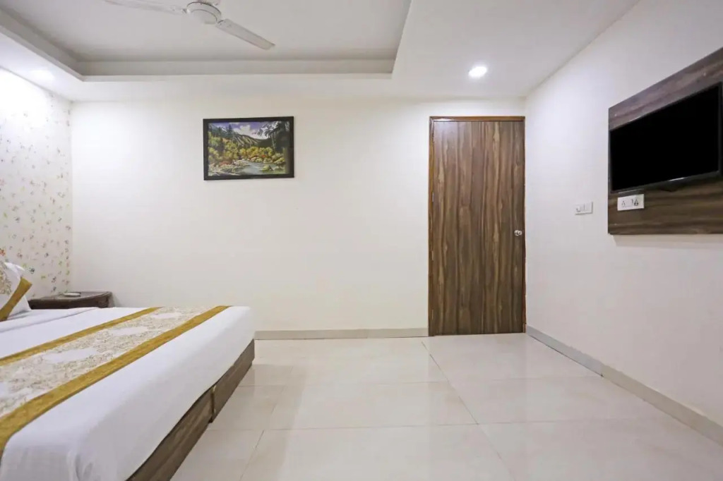 Hotel Platinum-Free Airport Pickup