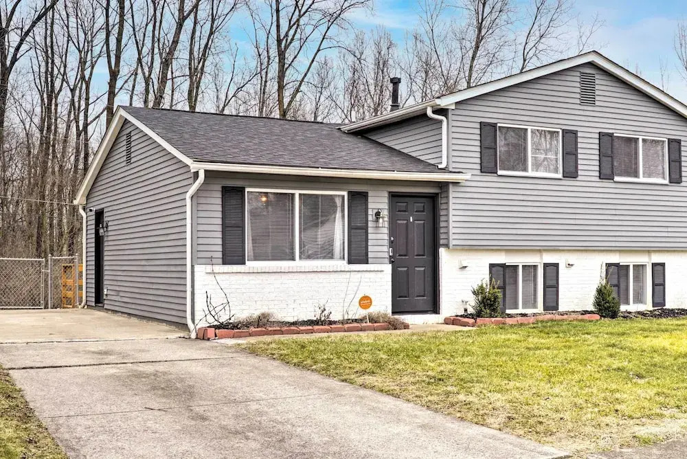 Charming Columbus Home ~ 7 Mi to Ohio State!
