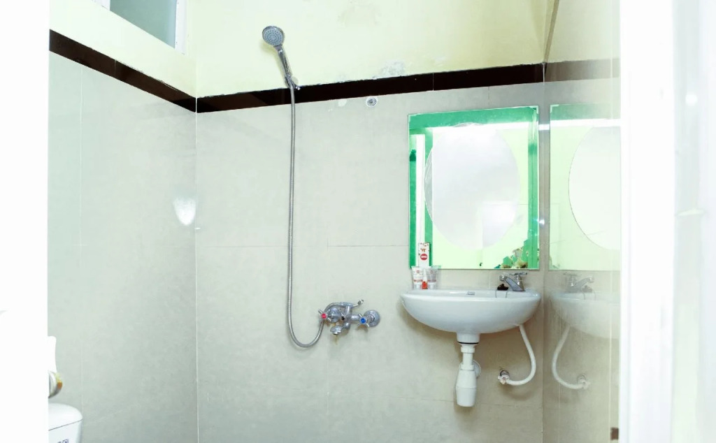 Emas 23 Guest House By OYO Rooms