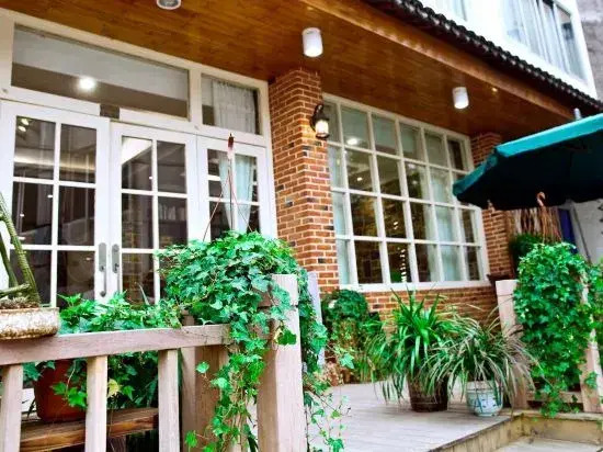 Qingfei Hostel