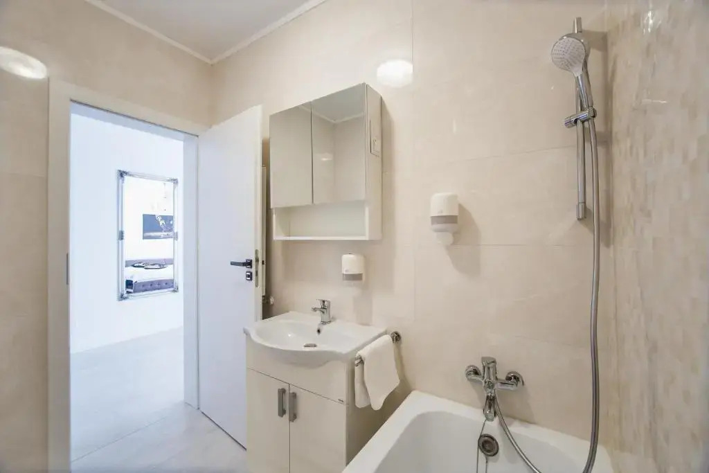 No. 11 - The Penthouse in City Center