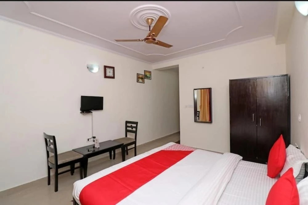 OYO 4109 Hotel Traveller Inn
