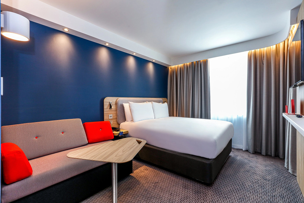 Holiday Inn Express Bicester by IHG
