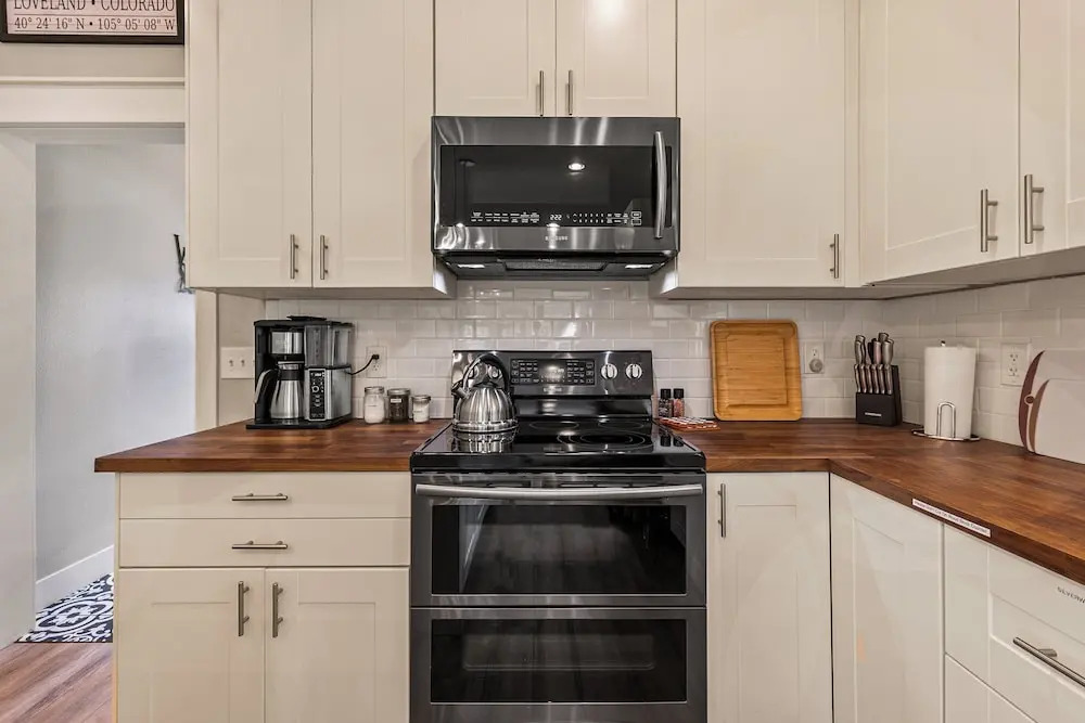 Cozy Chic Home In Downtown Loveland!