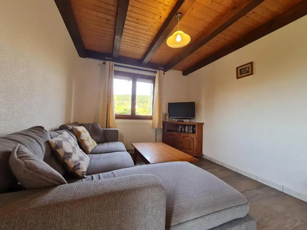 Gîte confortable à Basse-sur-le-Rupt - 3 chambres, terrasse, proche La Bresse - FR-1-589-42