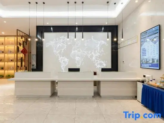 Kyriad Hotel (Guigang Wuyue Square High Speed Railway Station)