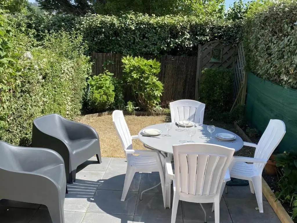 Cottage 3 Pièces Avec Jardin Privatif Sud, Parking, Piscine - Proche Port Guillaume - FR-1-487-320