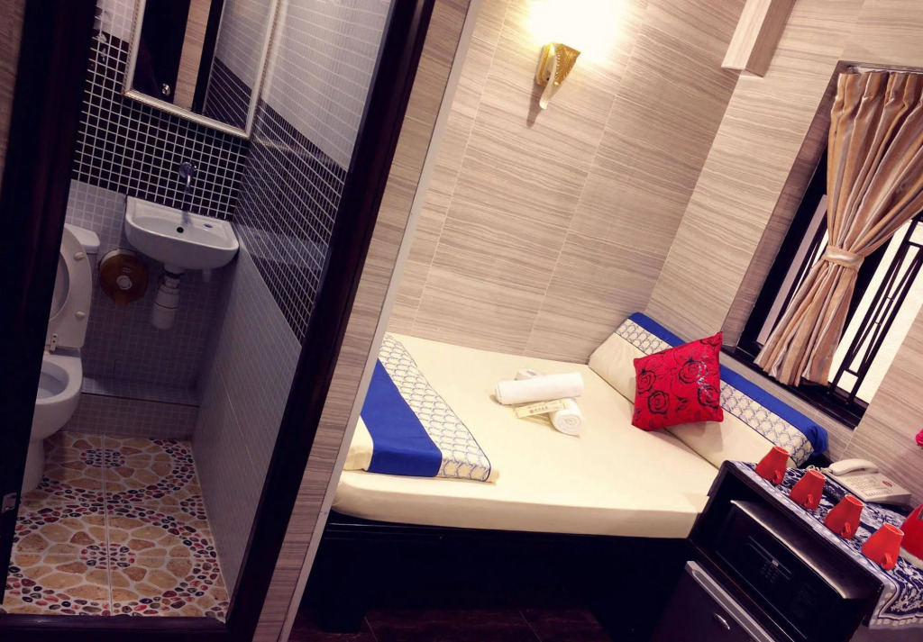 Germany Hostel Block D 24 HOUR RECEPTION 10TH FLOOR FLAT D8