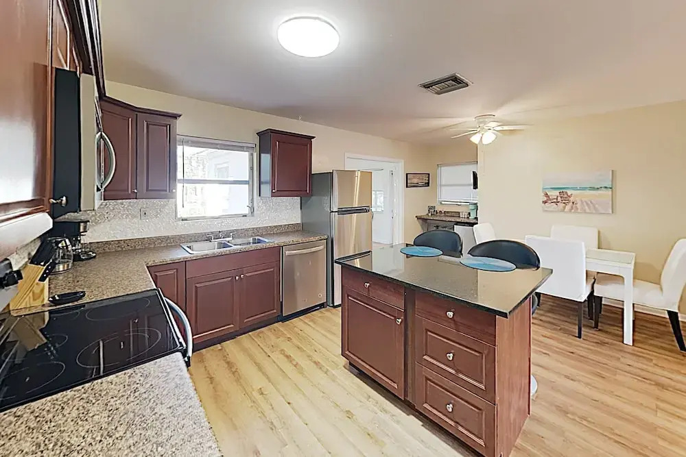 New Listing! Tropical Getaway - 5 Minutes To Beach 2 Bedroom Home