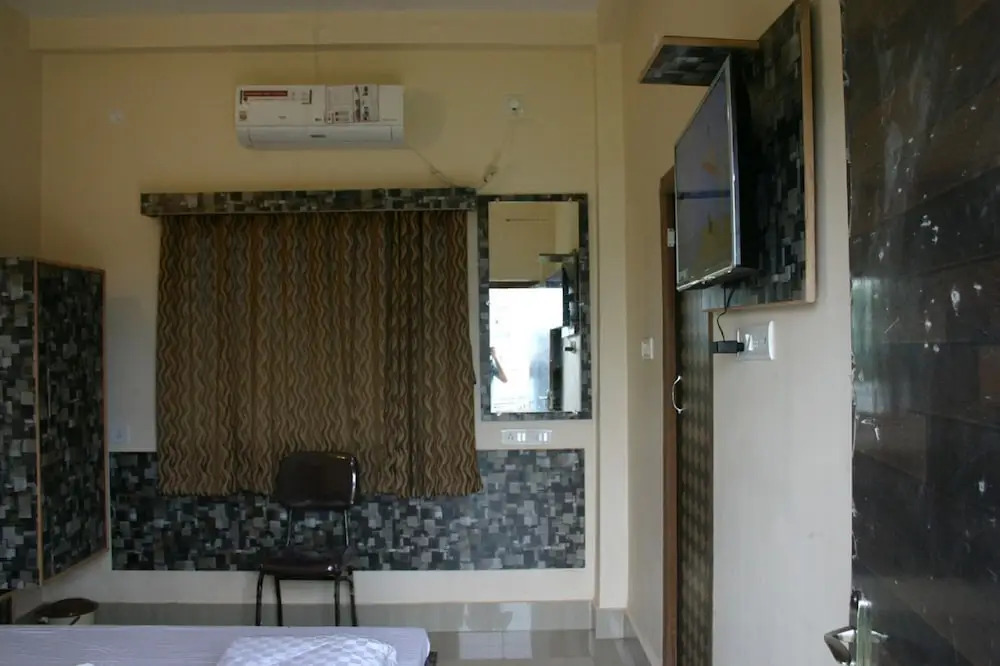 Utsav Grand by ShriGo Hotels