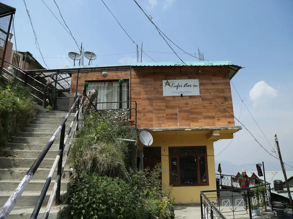 OYO 14170 Kufri Star Inn