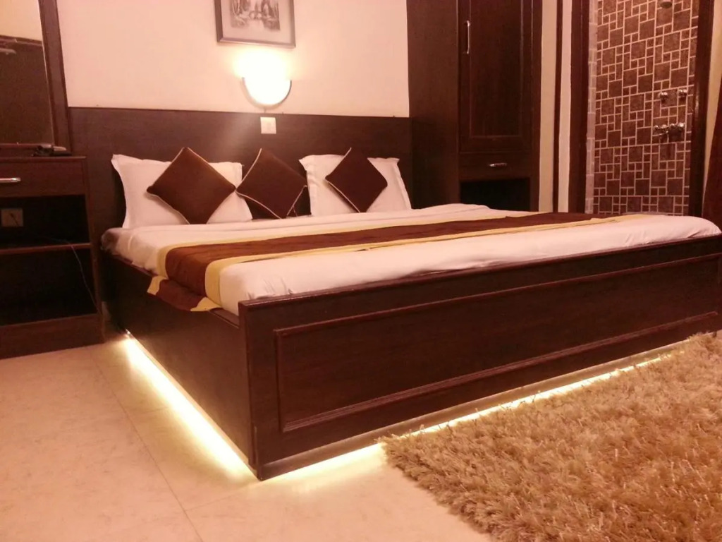 HOTEL VARUNA