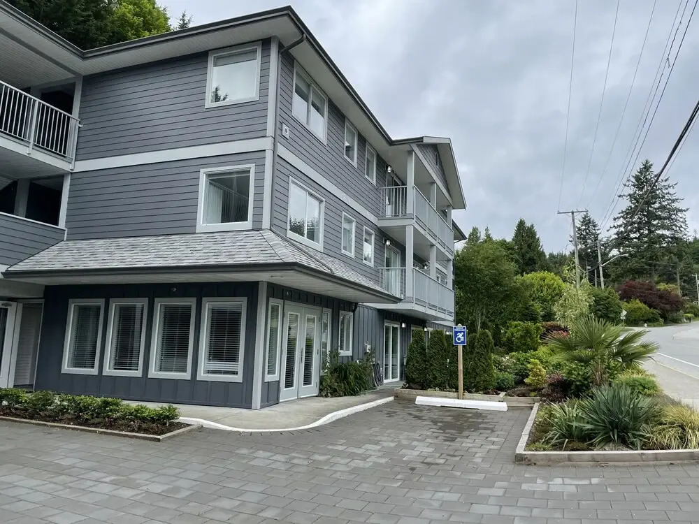 Gibsons Landing Inn