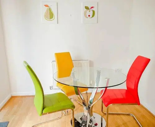 Airport Lounge - 3 Bed - 6 Persons