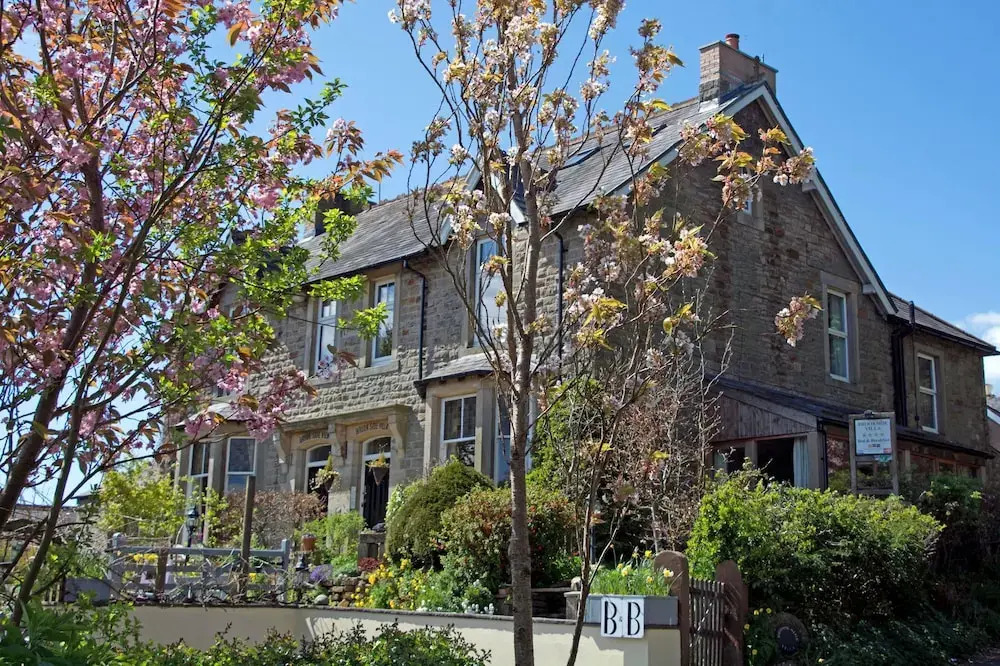 Brookside Villa B&B
