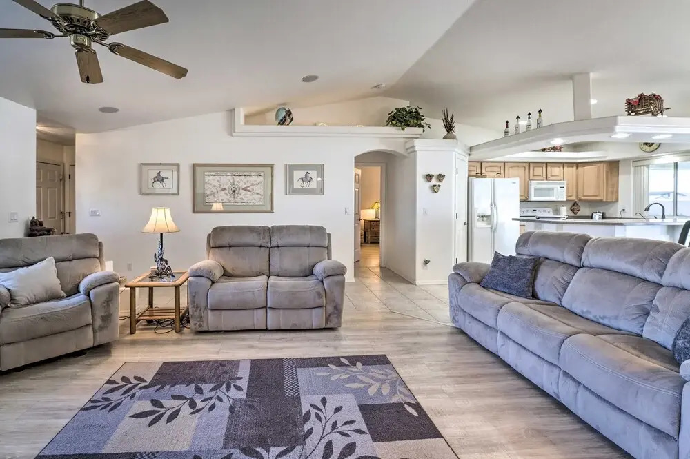Charming Lake Havasu Home: 2 Mi to Body Beach!