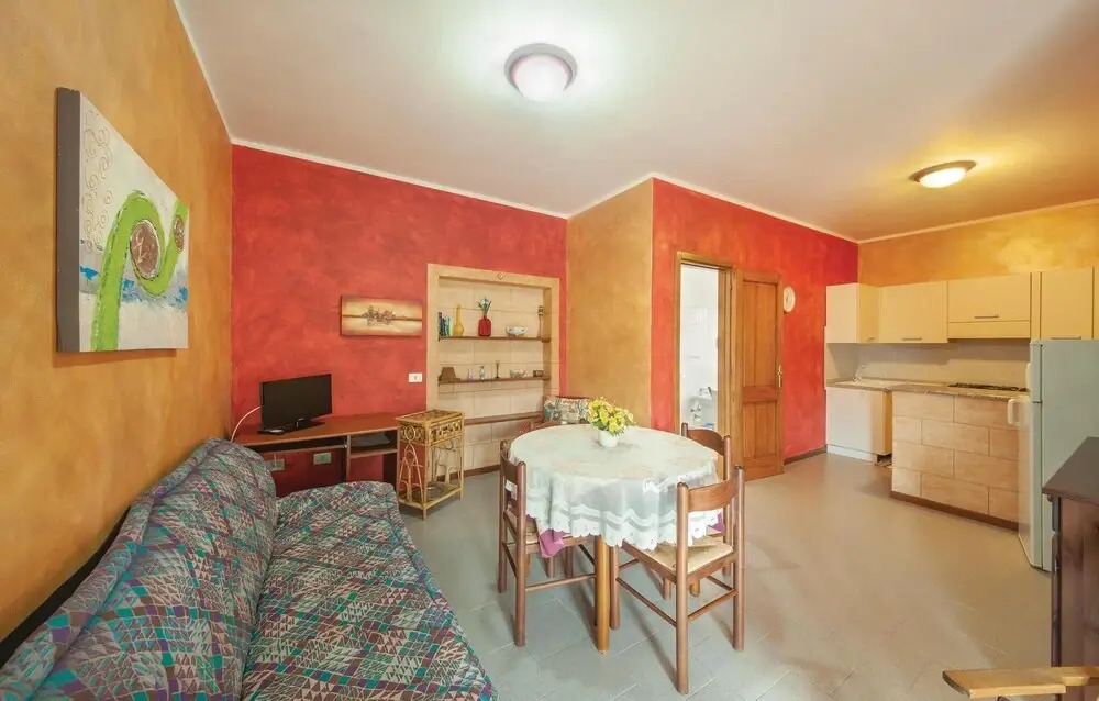 Stunning Apartment in Porto Alabe With 2 Bedrooms and Wifi