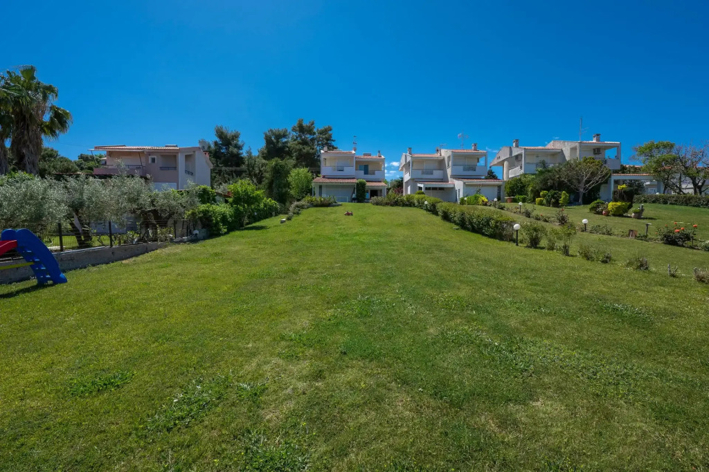 NG Villas Polichrono