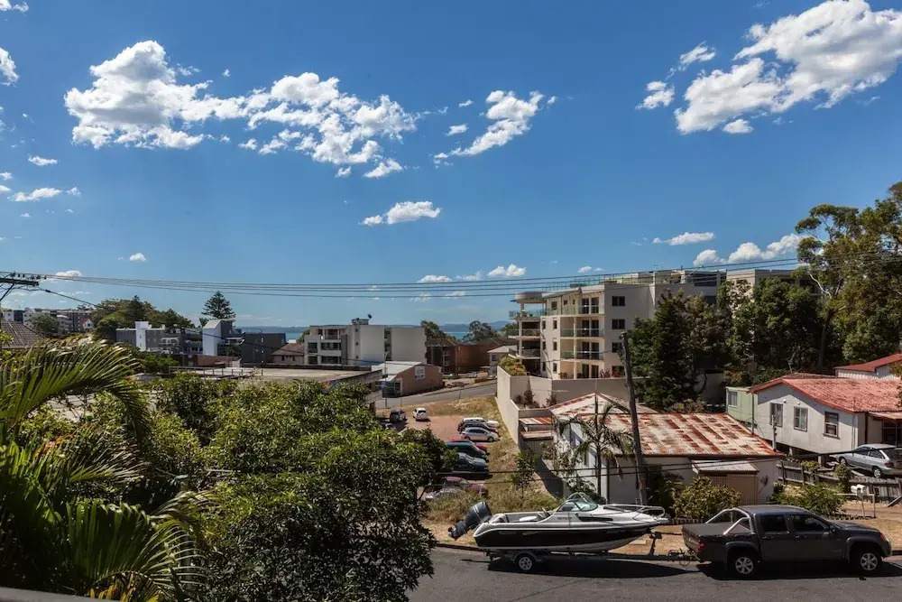 Sunset Towers, Unit 2/25 Donald Street