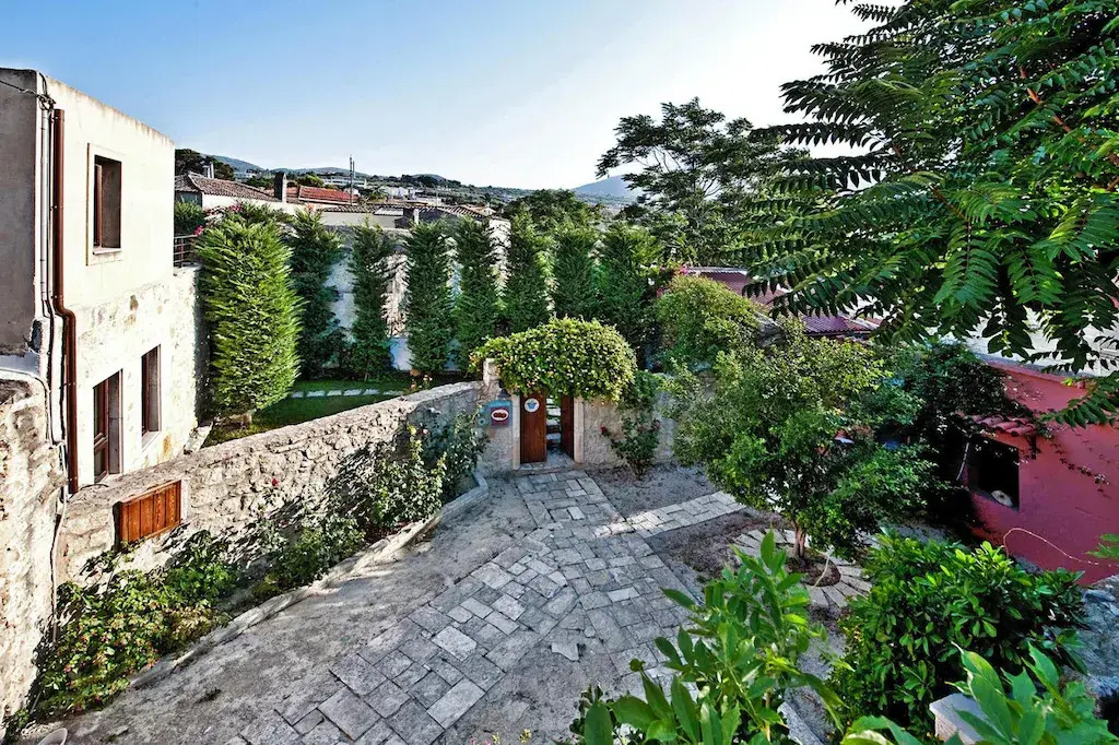 Vacation home in the Archanes with balcony