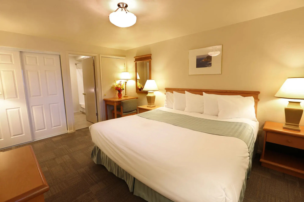 Driftwood Shores Resort