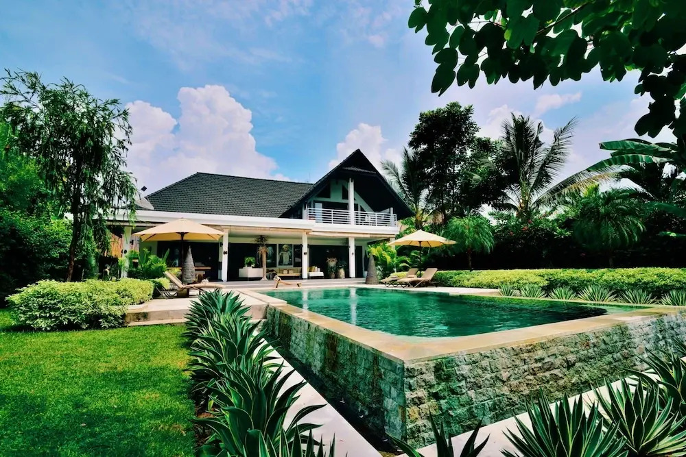 Villa Mahkai - Family and friends Estate